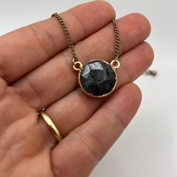 Rare circle charcoal jewel necklace with antique gold chain NWOT 3” extender - Picture 3 of 6